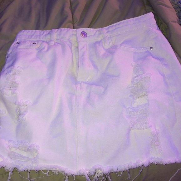 clothes - Picture 3 of 10